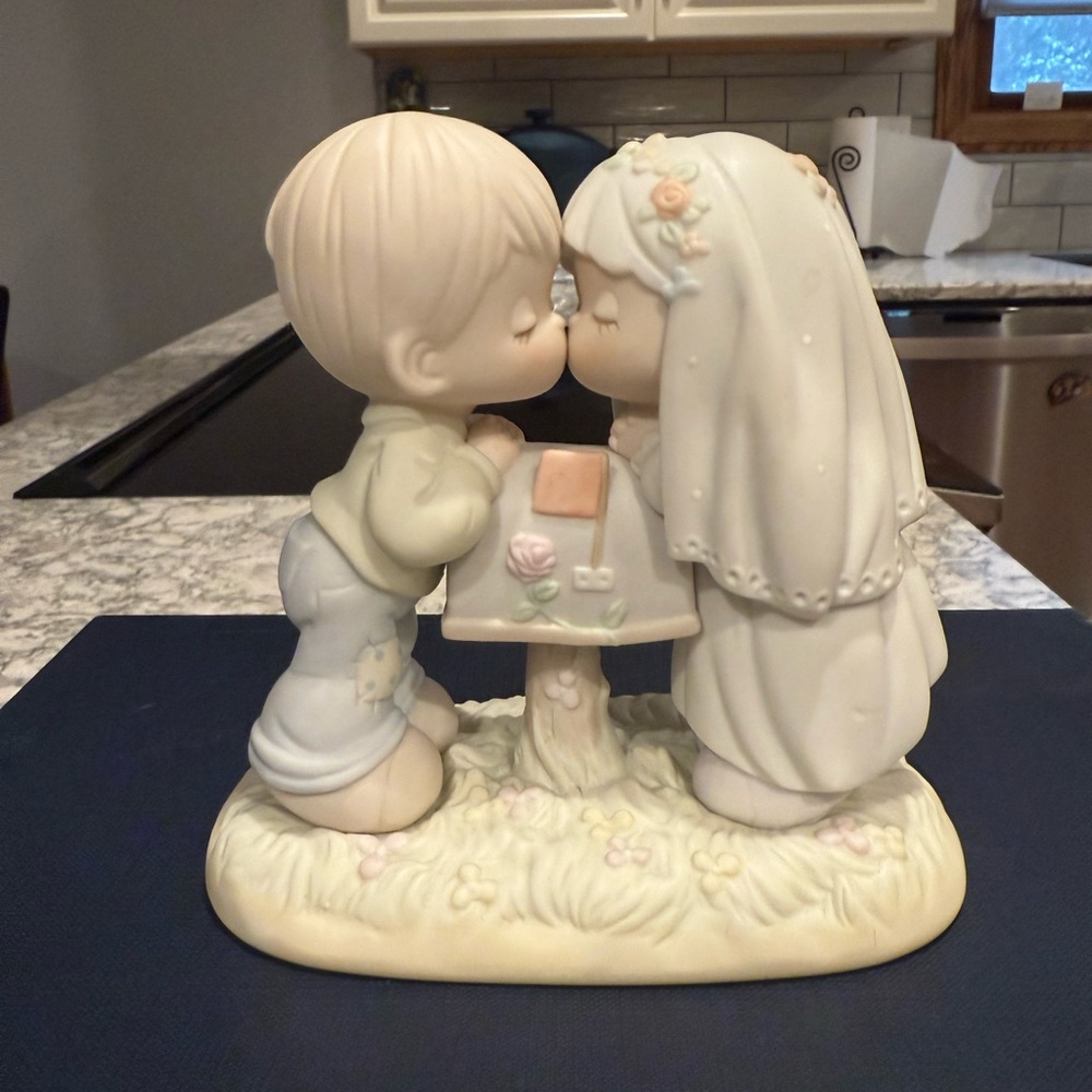 Precious Moments Wedding Couple Figurine - Cream and White